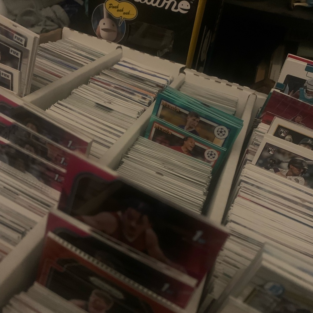 Random Assortment 1,000 Cards Rookies Parallels 1sts SPs ONLY Multi Sport Cards